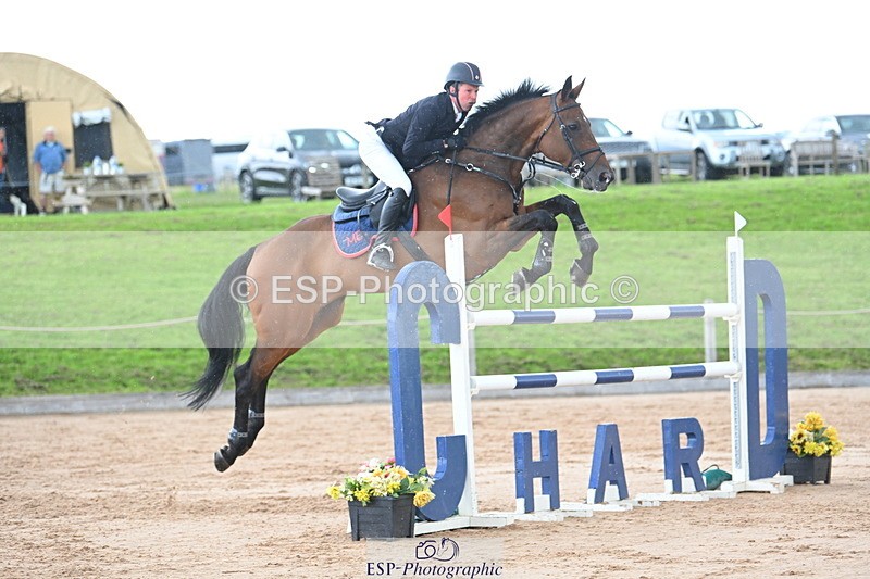 230721A-113323-05690 - Cls 6, 2 Star Medium 1.35m