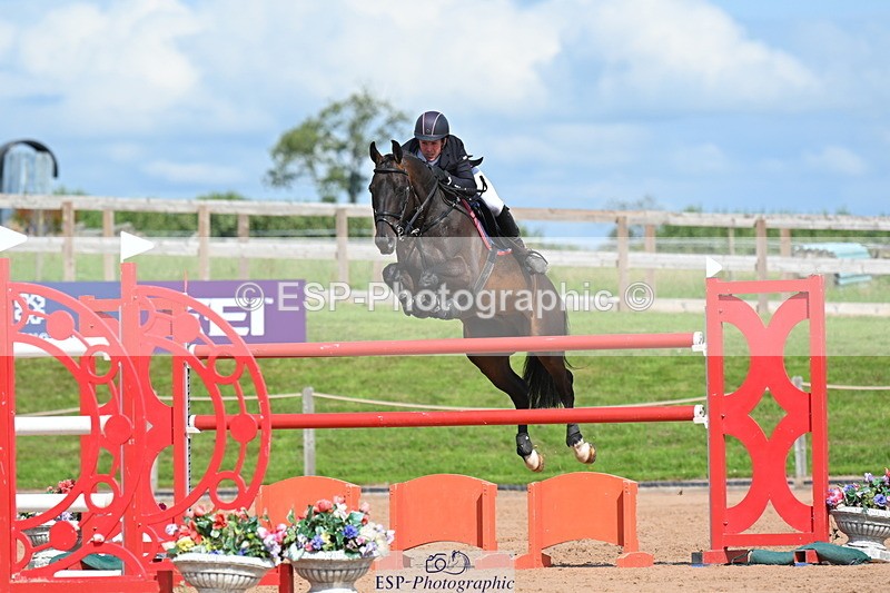 230721A-160740-07619 - Cls 10, 2 Star Big 1.45m Start to break