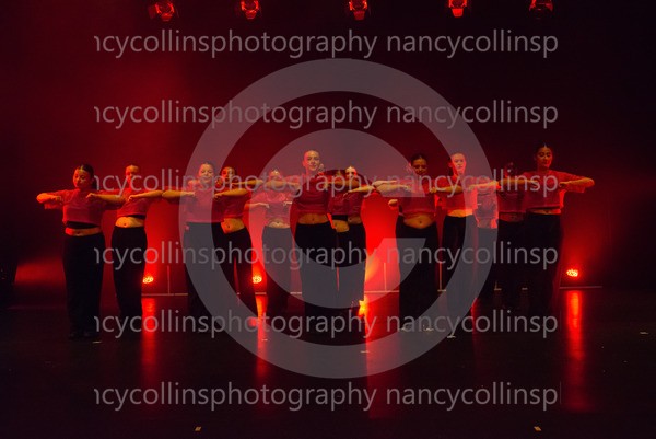 00946 - Nicki Minaj Medley