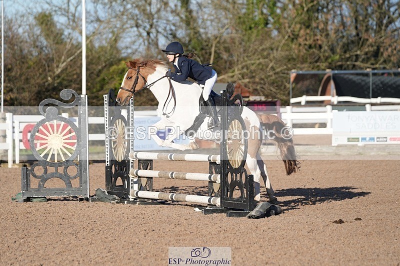251130-104659-00983 - Cls 4 Pony Brit Nov & 80cm Open