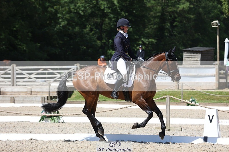 230526-111938-06031 - 151-GREANNANSTOWN_QUARRYMAN_GIRL-Grace_Taylor-WEDTrotUp+DR