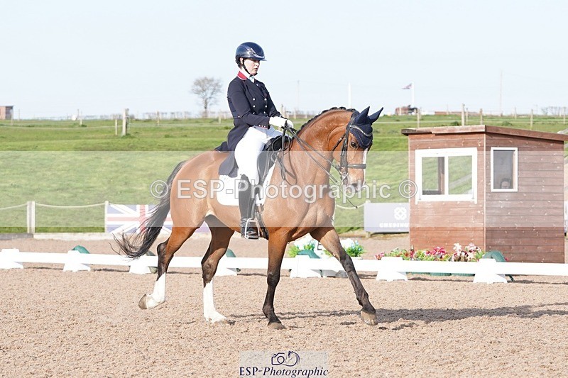 250404-172402-07948 - 147-Anna.Jesty-Grolschstar