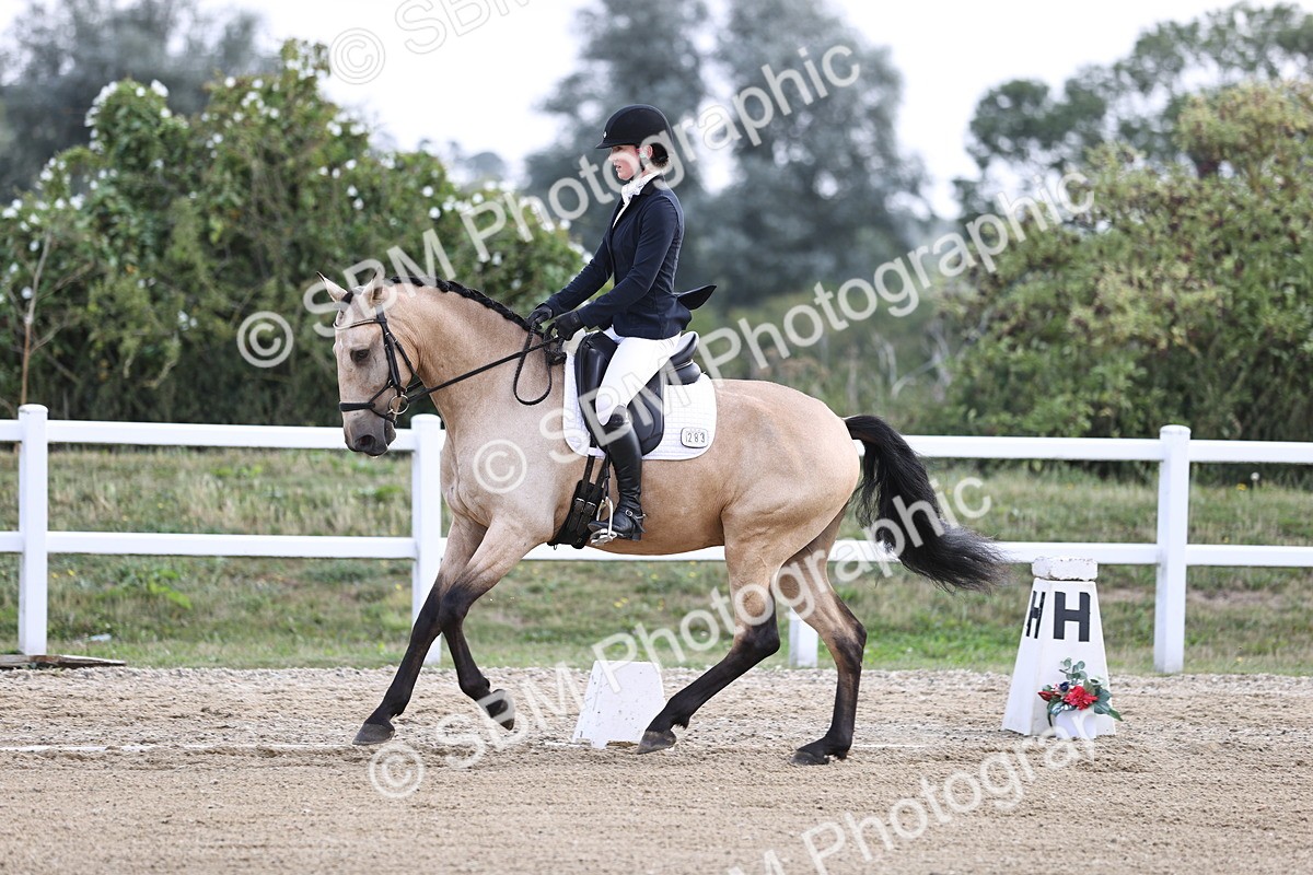 SBM_015305 - Class 14 - Novice 23 - 9.05-10.08