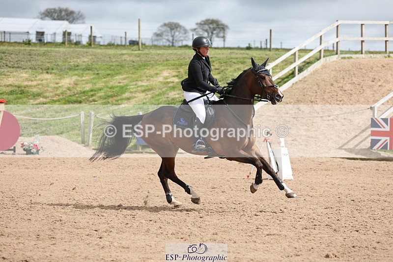 240419A-124443-07414 - Cls 6, 2 Star Medium Tour 1.35m