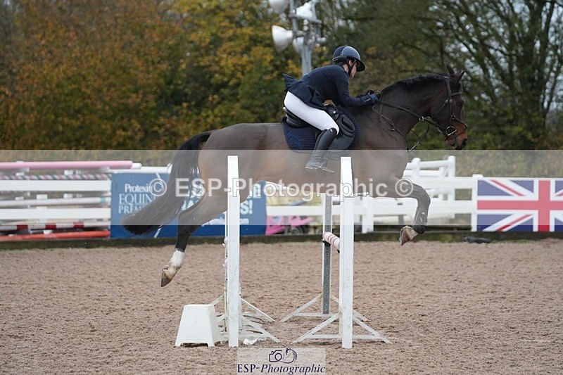 251109-090123-03139 - Cls 15 British Novice and 90cm Open