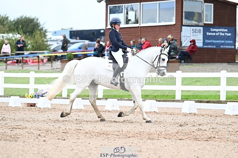 250907-124116-08405 - 067-Laura.PercyConobola.Cascade