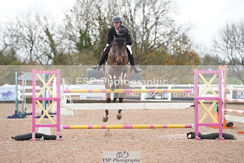 251107-131556-01110 - Cls 6 Foxhunter and 1.20m Open