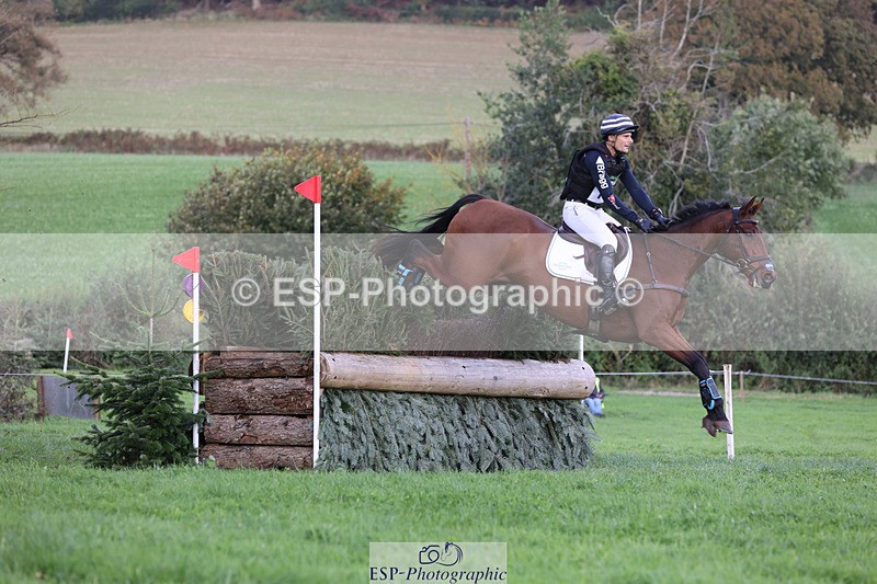 241025-122144-08033 - 127-Alexander.Bragg-STARSTRUCK.III