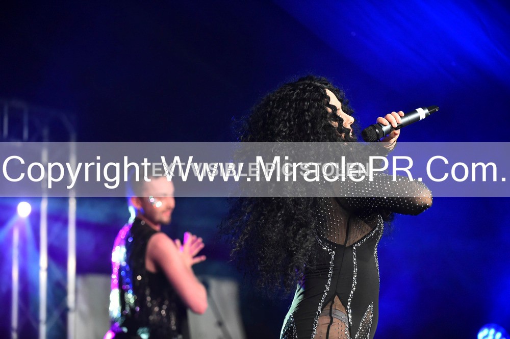 SH4_6829 - The Cher Experience