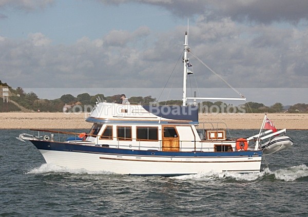 091010 R-ESCAPE IMG_1528 - Motor Yachts