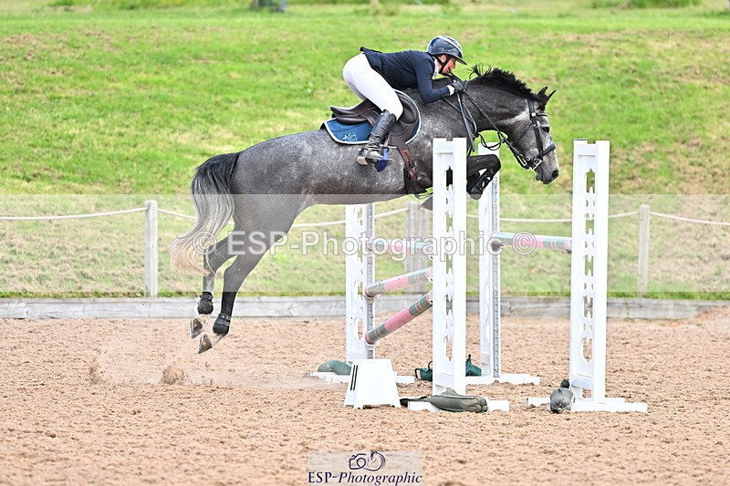 240608A-123826-02334 - Cls 4 Snr Newcomers and 1.10m Open