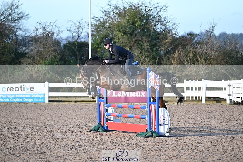 241113A-092345-00002 - Cls 01A&B Brit Nov & 90cm Open