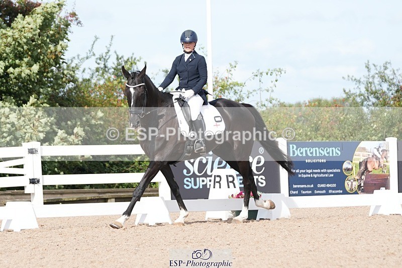 250906-115653-02076 - 034-Jasmine.SmithNigrasine.Rain