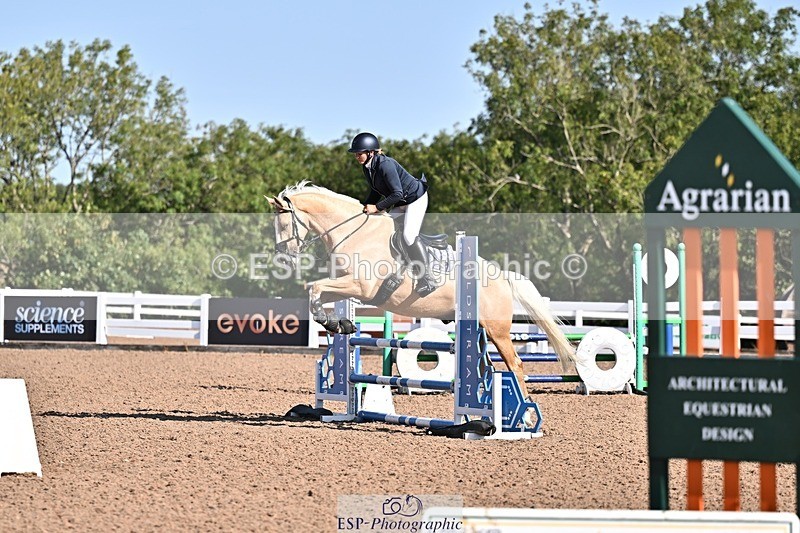 260812-093052-00043 - Cls 2 British Novice and 90cm