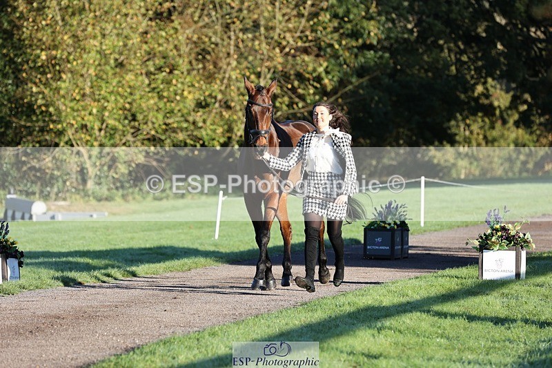 241027-083418-14666 - 390-Pippa.Howell-Phippard-NO.LIMIT.II