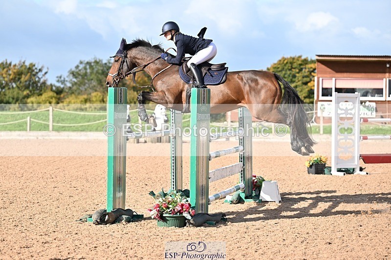 251005-103704-02813 - Cls 15 Foxhunter and 1.20m