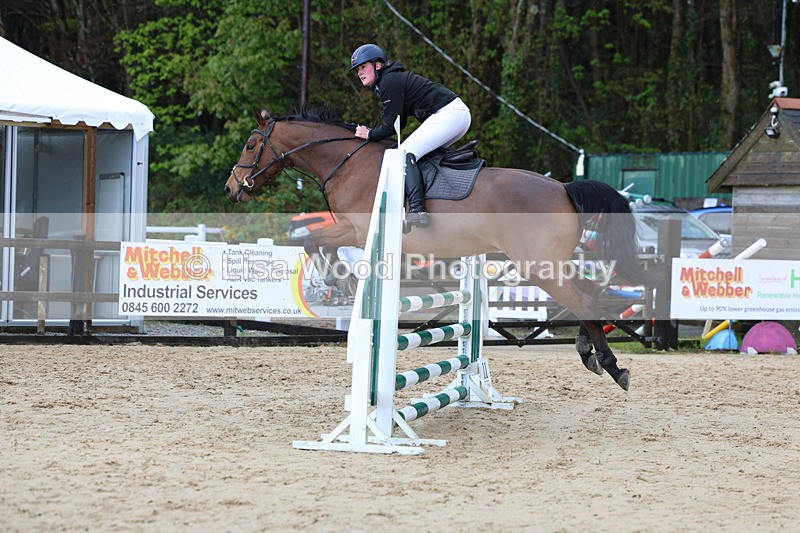 3E7A0608 - Class 4: Senior British Novice/90cm open