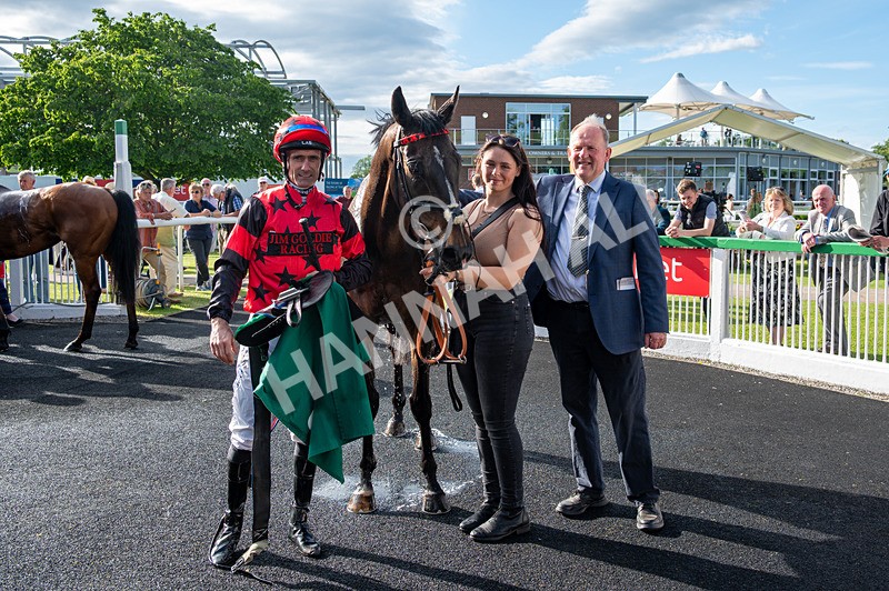 310526-Race 6-Mountain Road-9353 - Race 6 18.15pm Sky Bet For The Fans Handicap