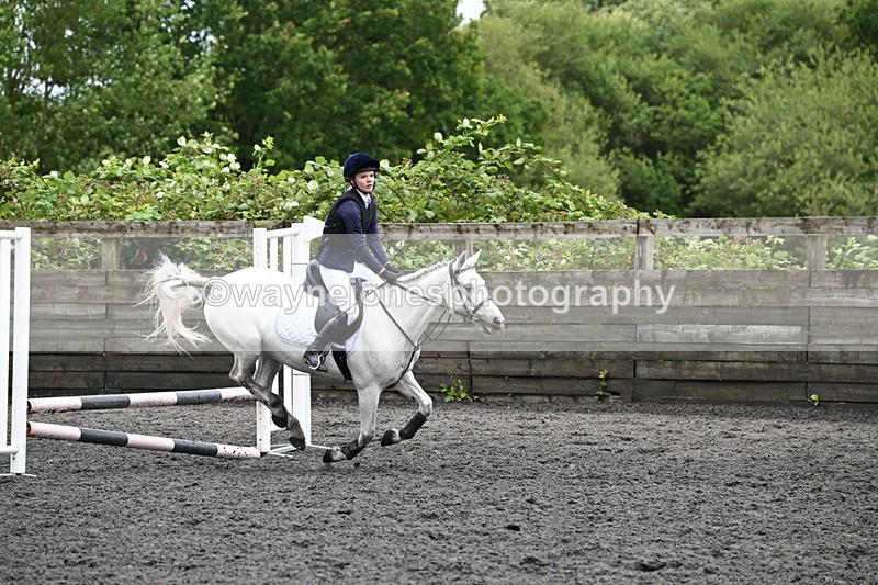 WJ6_0038 - Class 13 Novice 60cm