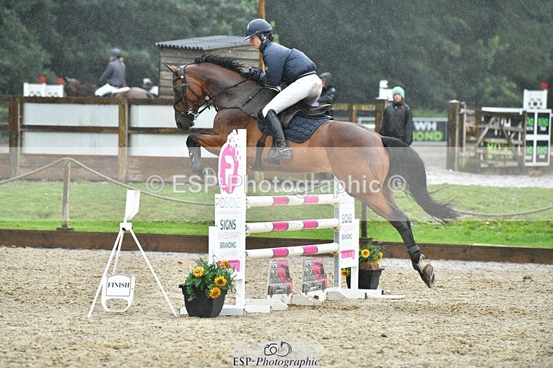 230714-110644-31703 - Cls 76 A&B Snr Newc & 1.10m Open