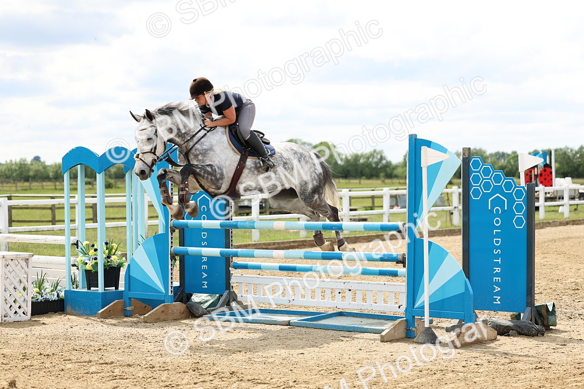 SBM_005996 - Class 19 - Senior Newcomers - 1.10m