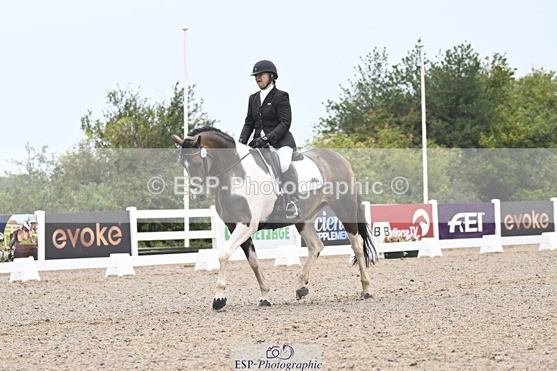 250907-083545-05721 - 026-Alison.McCarthyFarleaze.Lady.Sylvia