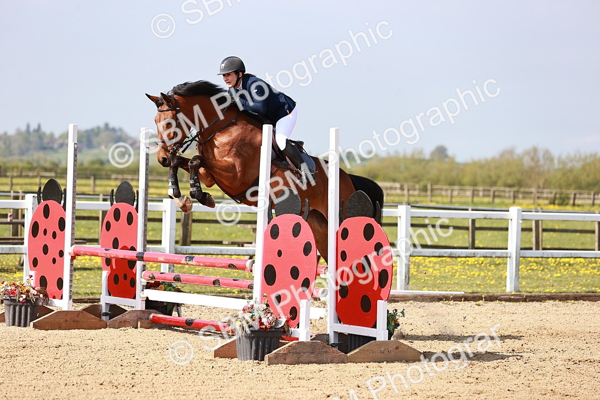  - Class 21 - Senior British Novice - 90cm