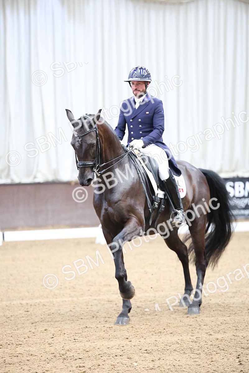 SBM_004331 - Class 9 - FEI Inter 1 Gold - 15.55-16.43