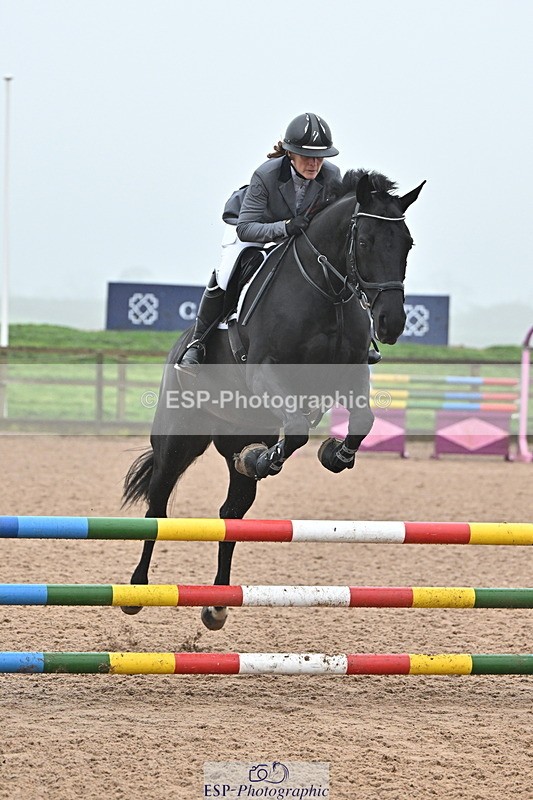 241103A-110526-06878 - SUN Cls 18 British Novice and 90cm Open