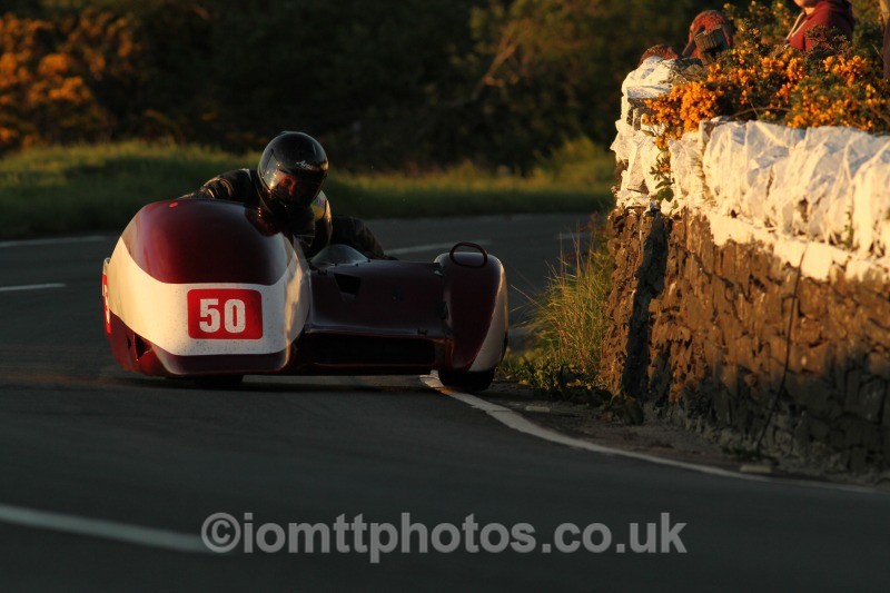 Nigel Smith & Chris McGahan - Monday Practice - Sidecars