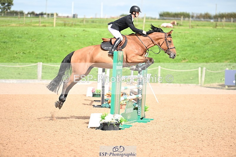 240912A-142810-02184 - Cls 5 National 1.30m Open