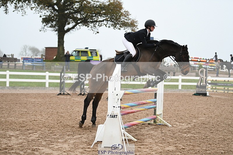 241103A-105123-07606 - SUN Cls 21 Snr Newcomers and 1.10m Open