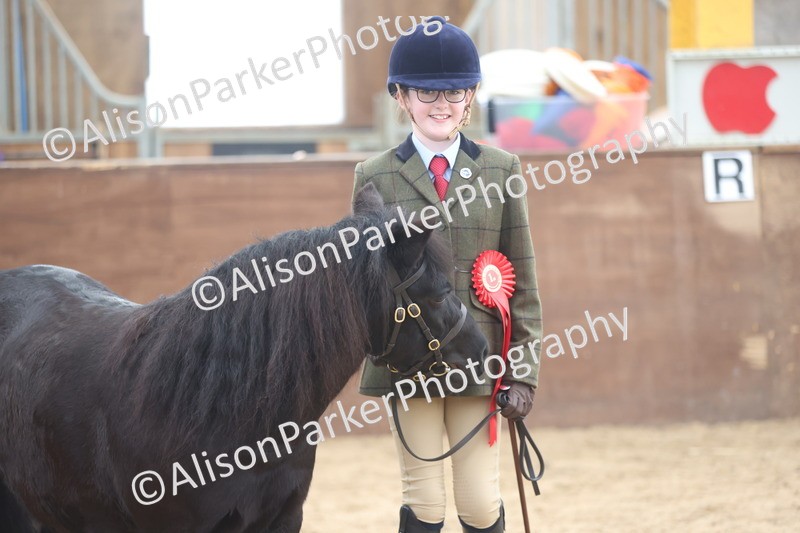 20251109-0163 - Class 8 - Young Handlers