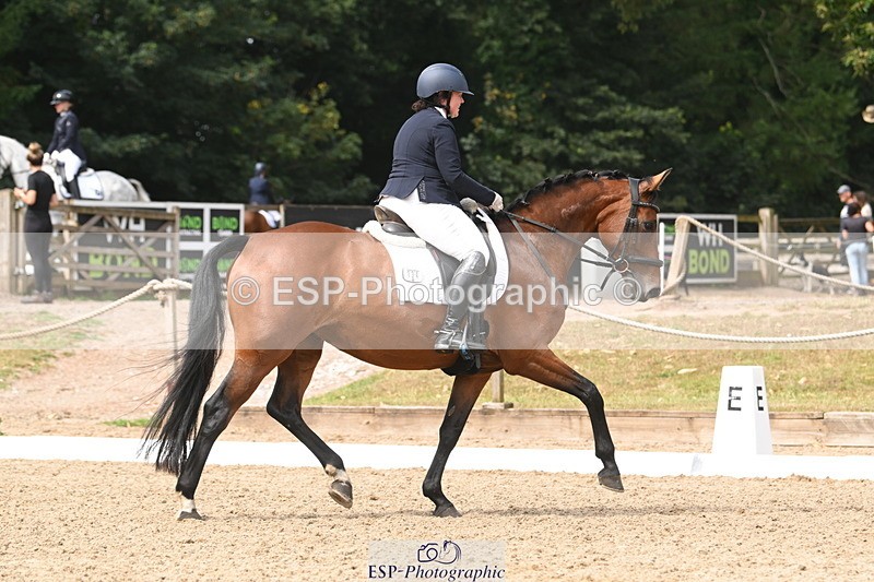 250719A-105112-04070 - 134-Carly.Moore-Taylors.Park.De'.Debutant