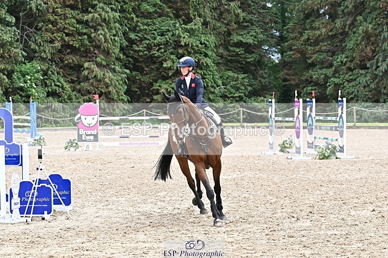 250524A-134612-11884 - D-451-Laura.Collett-DRUMGIVEN.MR.CHARISMA
