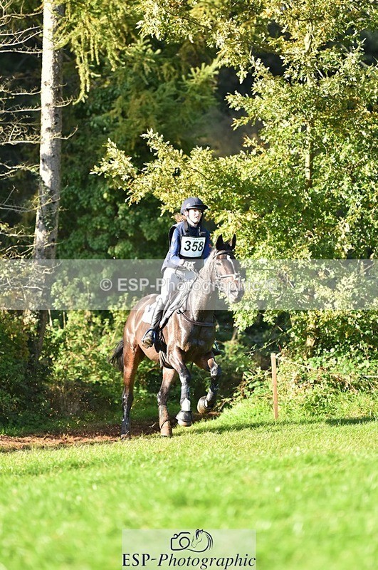 231022-152634-29353 - 358-ROYALE.MESSENGER-Anna.Singer-XC