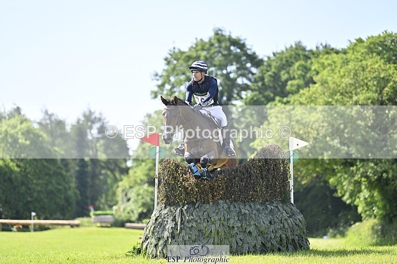 240525-093344-11937 - 301-CAMOUFLAGE-Alexander_Bragg