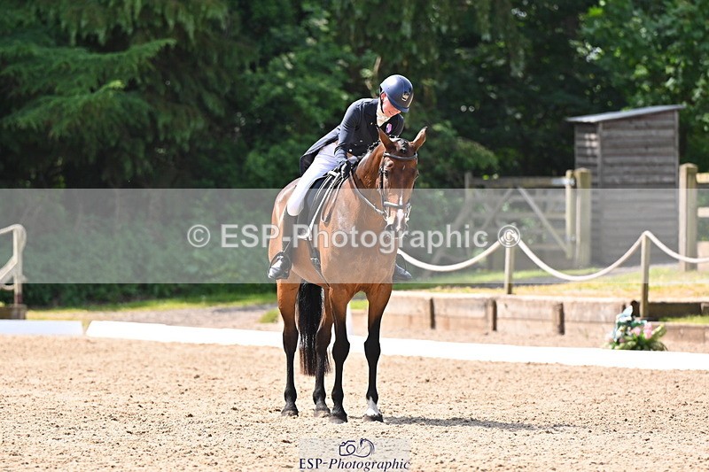 250523A-114325-06642 - C-274-Bizzy.Loffet-LONGBROOK.CHILLI.FLOWER