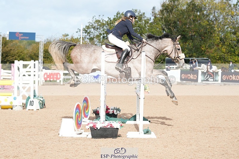 251005-101801-02505 - Cls 22 British Novice and 90cm