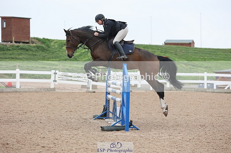 241101A-114118-01453 - FRI Cls 5 Newcomers and 1.10m Open