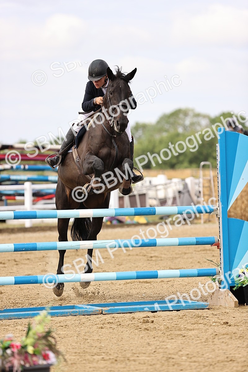 SBM_009580 - Class 8 - Senior Newcomers - 1.10  Open