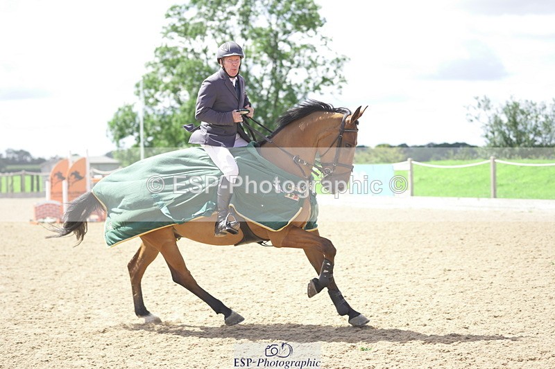 230806A-120232-01697 - Cls 13 Snr Newcomers & 1.10m Open