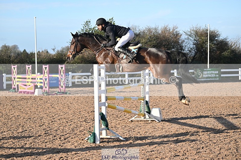 231210A-132322-02571 - Cls 20 Newcomers & 1.10m Open