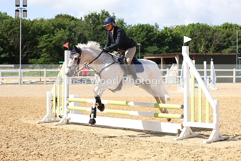 3E7A2688 - Class 2: 70cm Juniors and Seniors