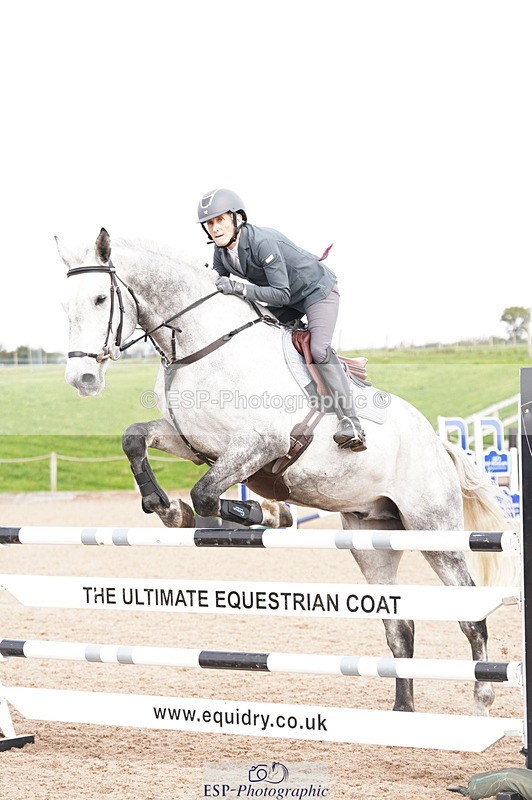 241004A-131200-00552 - Fri 03 Snr Newc & 1.10m Open