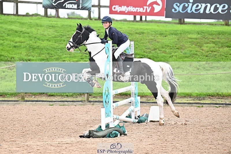 250920-160923-01838 - Cls 22 Pony Intro 90cm Derby