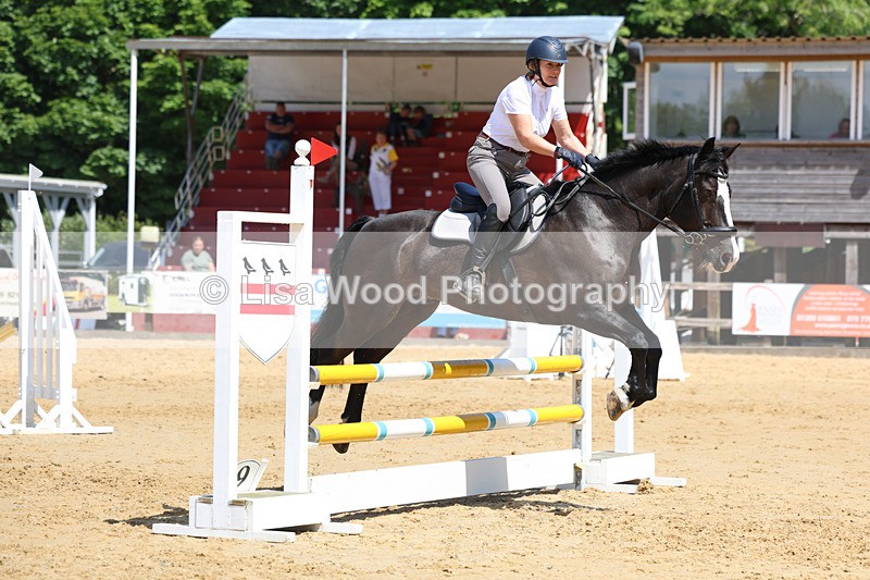 3E7A9732 - Class 8: Senior 80cm