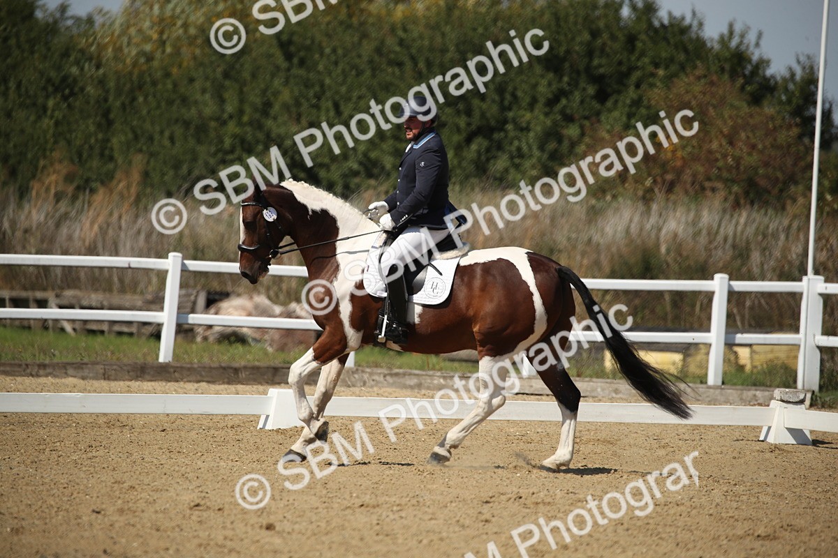 SBM_005105 - Class 11 - Novice 5 - 11.41-12.58