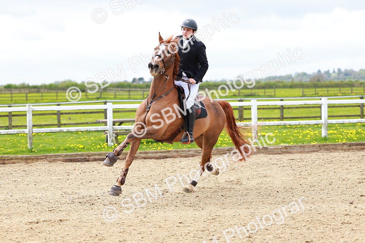 SBM_002489 - Class 10 - Senior Newcomers - 1.10m