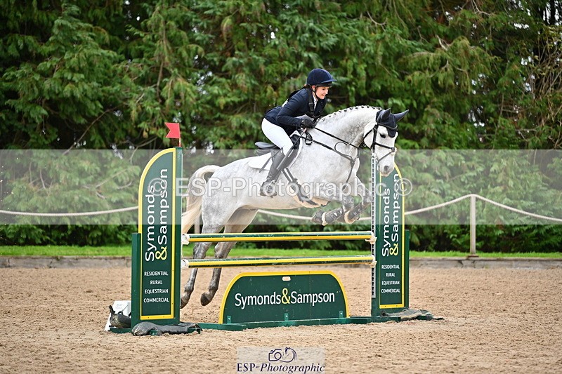 251026A-142101-25092 - F-464-Sophie.Aldrich